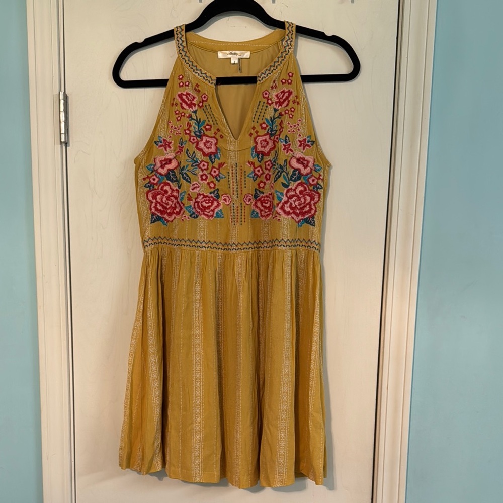 Andree Mustard Floral Embroidered‎ Dress box Dur size small
